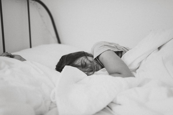 CBD et sommeil : huile, tisane ou résine, que choisir pour vos soirées ?
